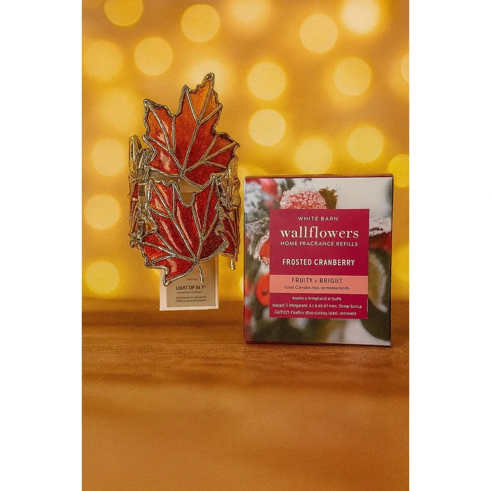 White Barn Bath & Body Work Wallflowers Light Up 3 Leaf Refill Frosted Cranberry